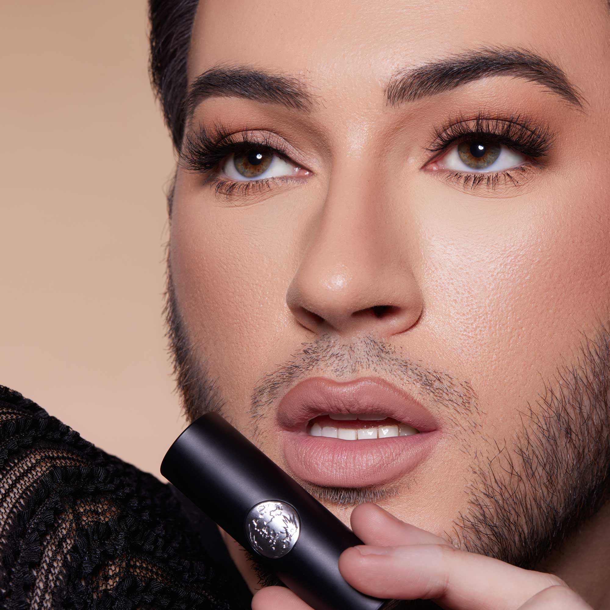 Lunar-Beauty-PDP-Lipstick-Iconi-5_88511805-c5f0-4e87-94a8-9f08fb8fee22.jpg