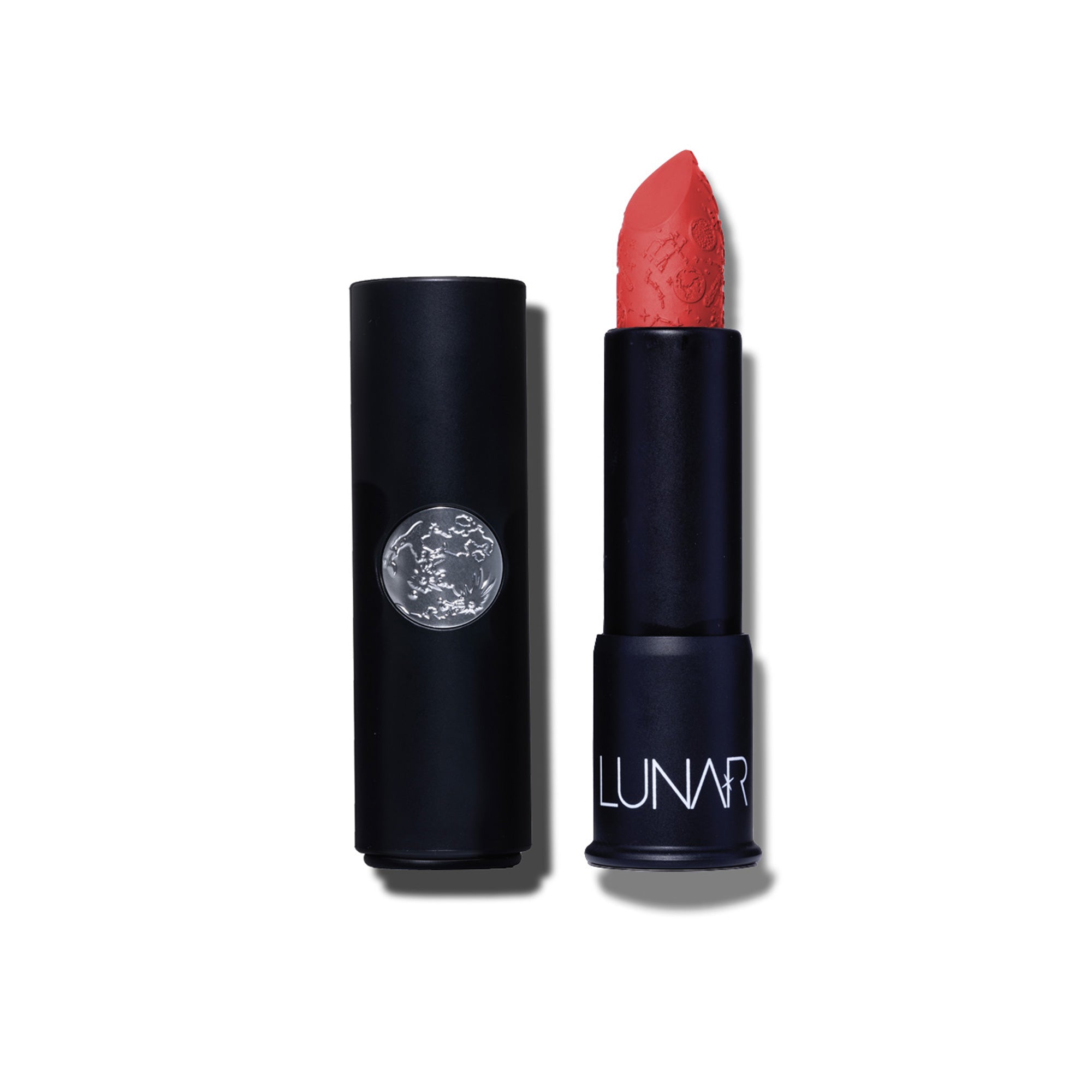 Lunar-Beauty-PDP-Lipstick-Tias-1_b735542f-3350-499d-868e-a9ee0b0800d5.jpg